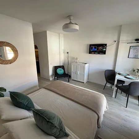 Appartamento Coastal Feeling, Sea Views & Pools Hercules *